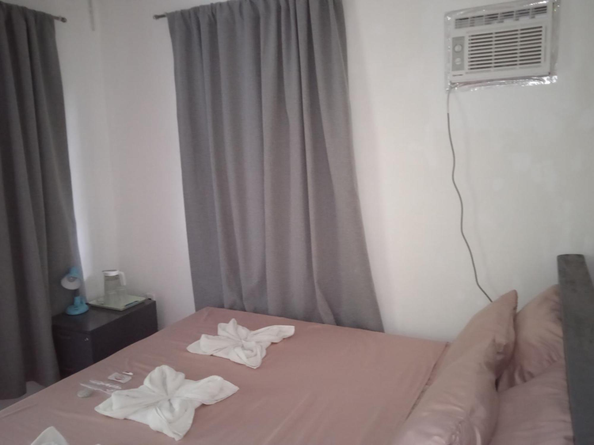 Sarah'S Garden Bnb & Spa Bed and Breakfast Clarin  Exterior foto