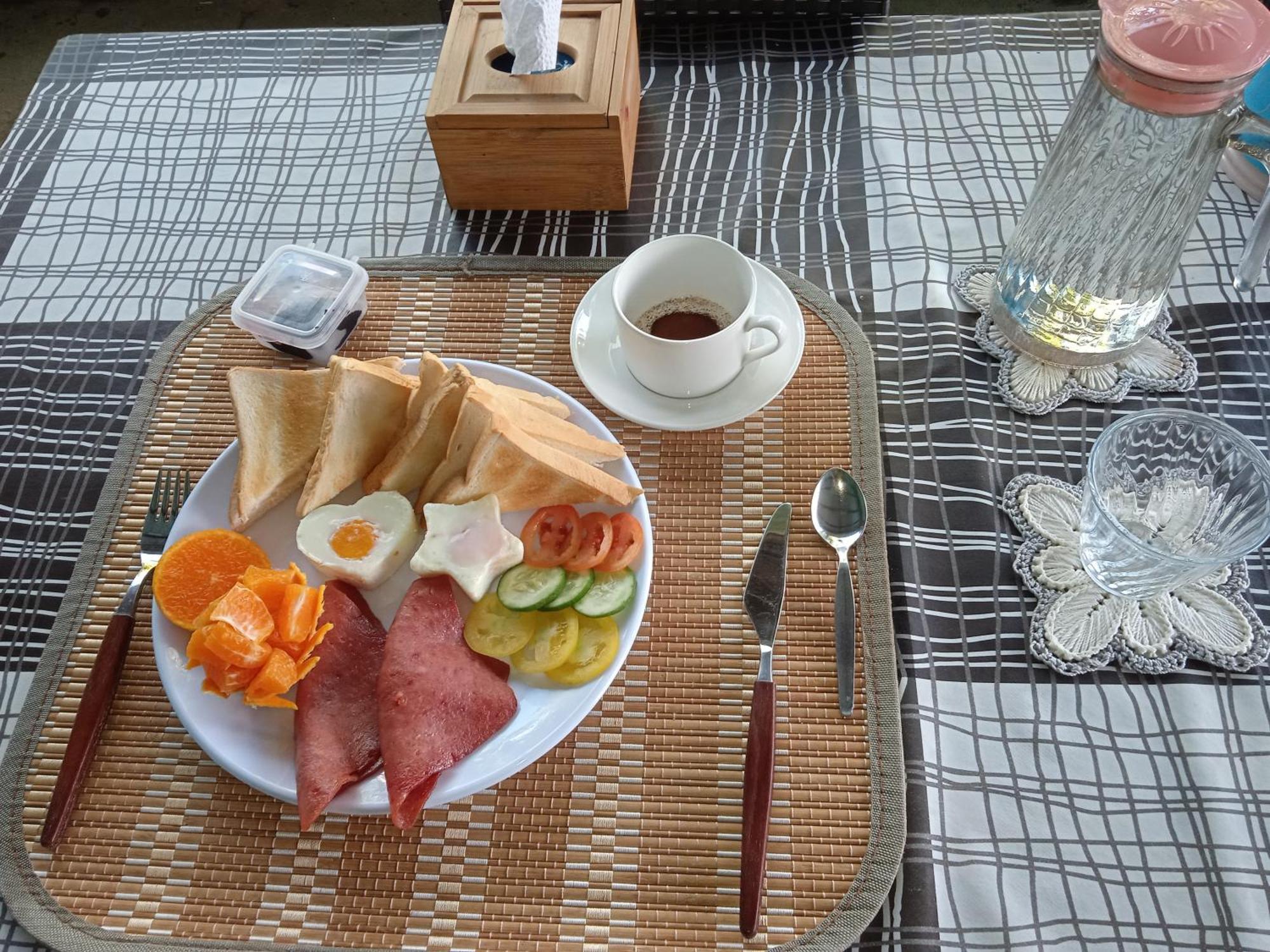 Sarah'S Garden Bnb & Spa Bed and Breakfast Clarin  Exterior foto