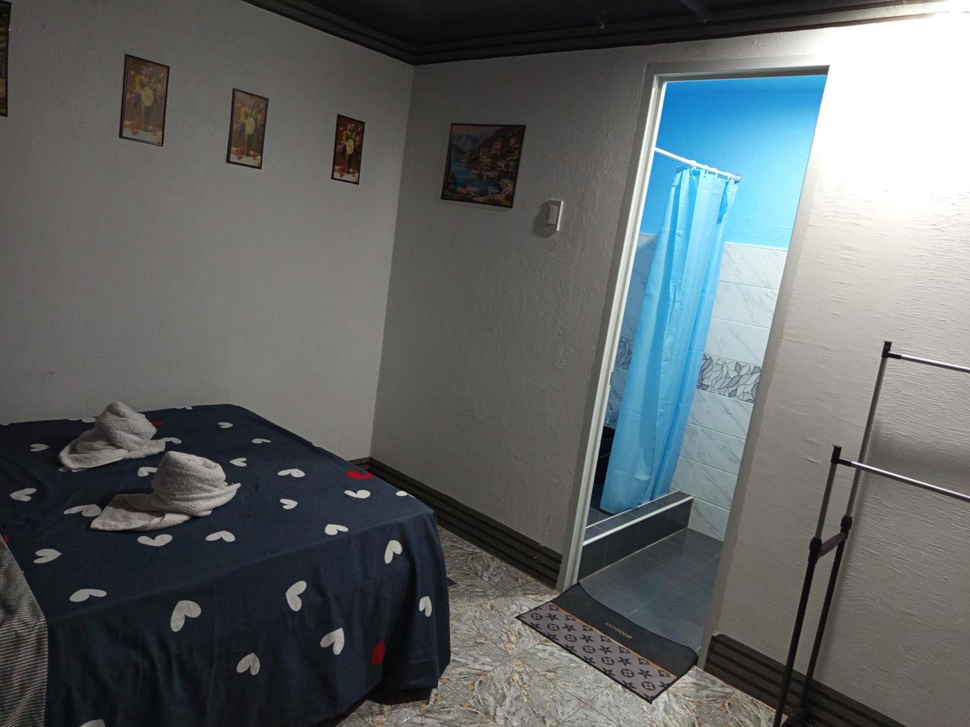 Sarah'S Garden Bnb & Spa Bed and Breakfast Clarin  Exterior foto
